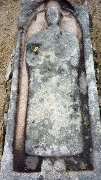 gisant cimeti&egrave;re saint cyr